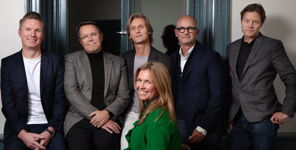 In the picture from the left Ossi Lindroos and Pekka Ahola from Solita, Johan Thyblad, Carl Tivelius and Anders Tholen from Ferrologic and in front Petronella Posti from Solita.